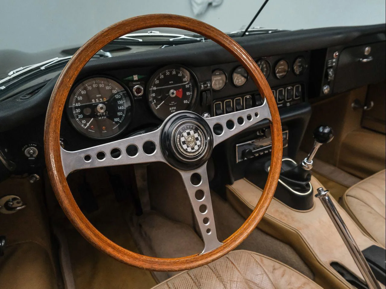 Used 1971  Jaguar Series II image 32