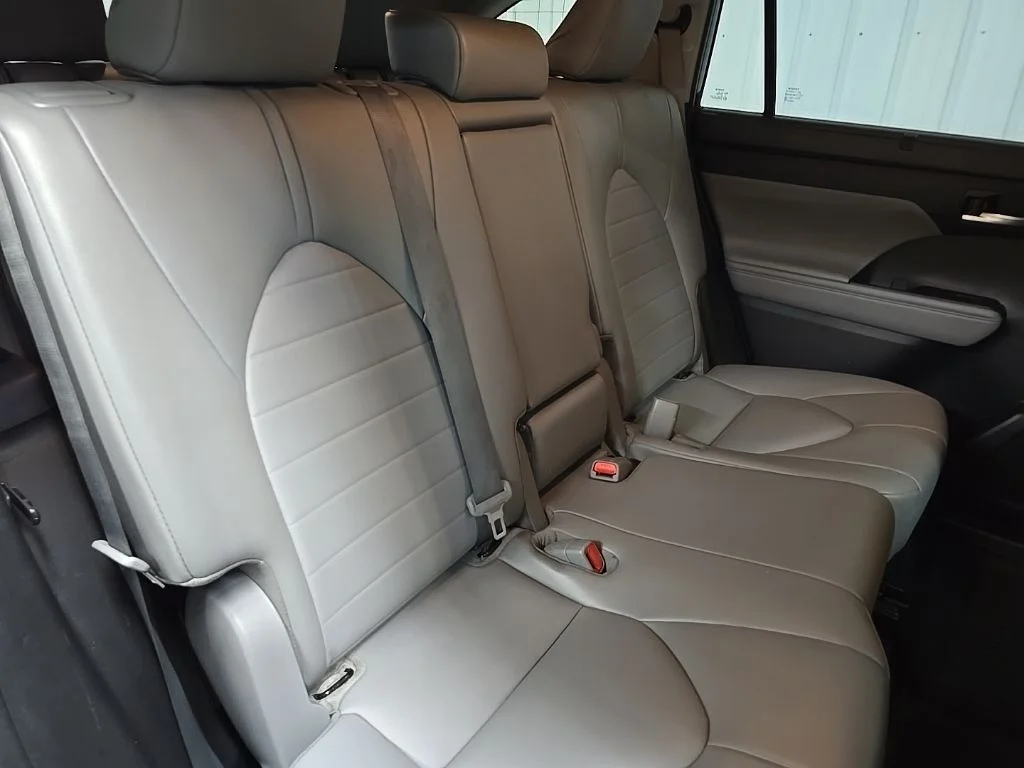 Used 2022 Blue Toyota XLE image 17