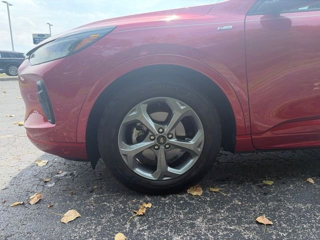 Used 2023 Rapid Red Metallic Tinted Clearcoat Ford ST-Line image 4