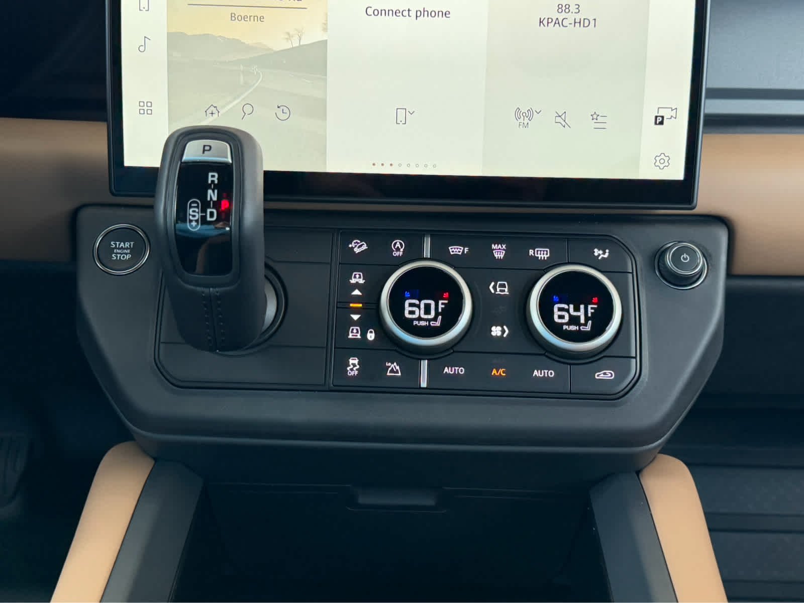 New 2026 Woolstone Green Land Rover X-Dynamic SE image 19