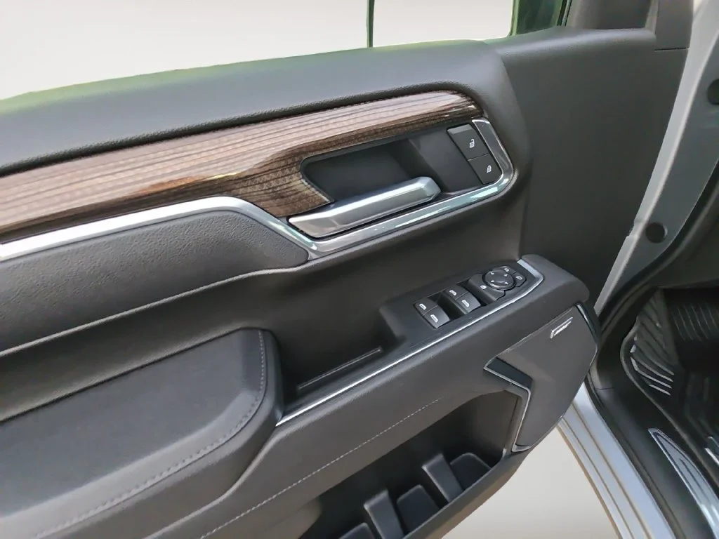 Used 2026 Sterling Gray Metallic Chevrolet LT Trail Boss image 14