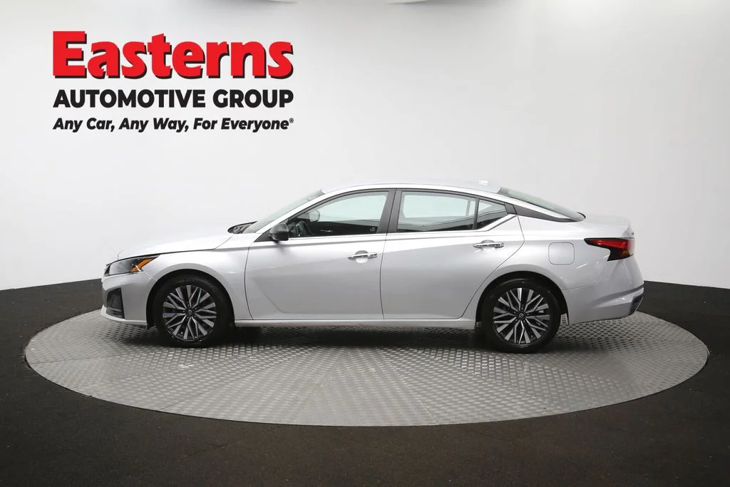 Used 2024 Silver Nissan 2.5 SV image 60