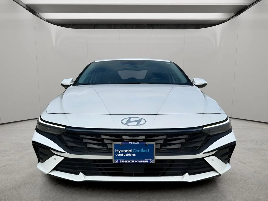 Used 2024 Serenity White Hyundai Limited image 9