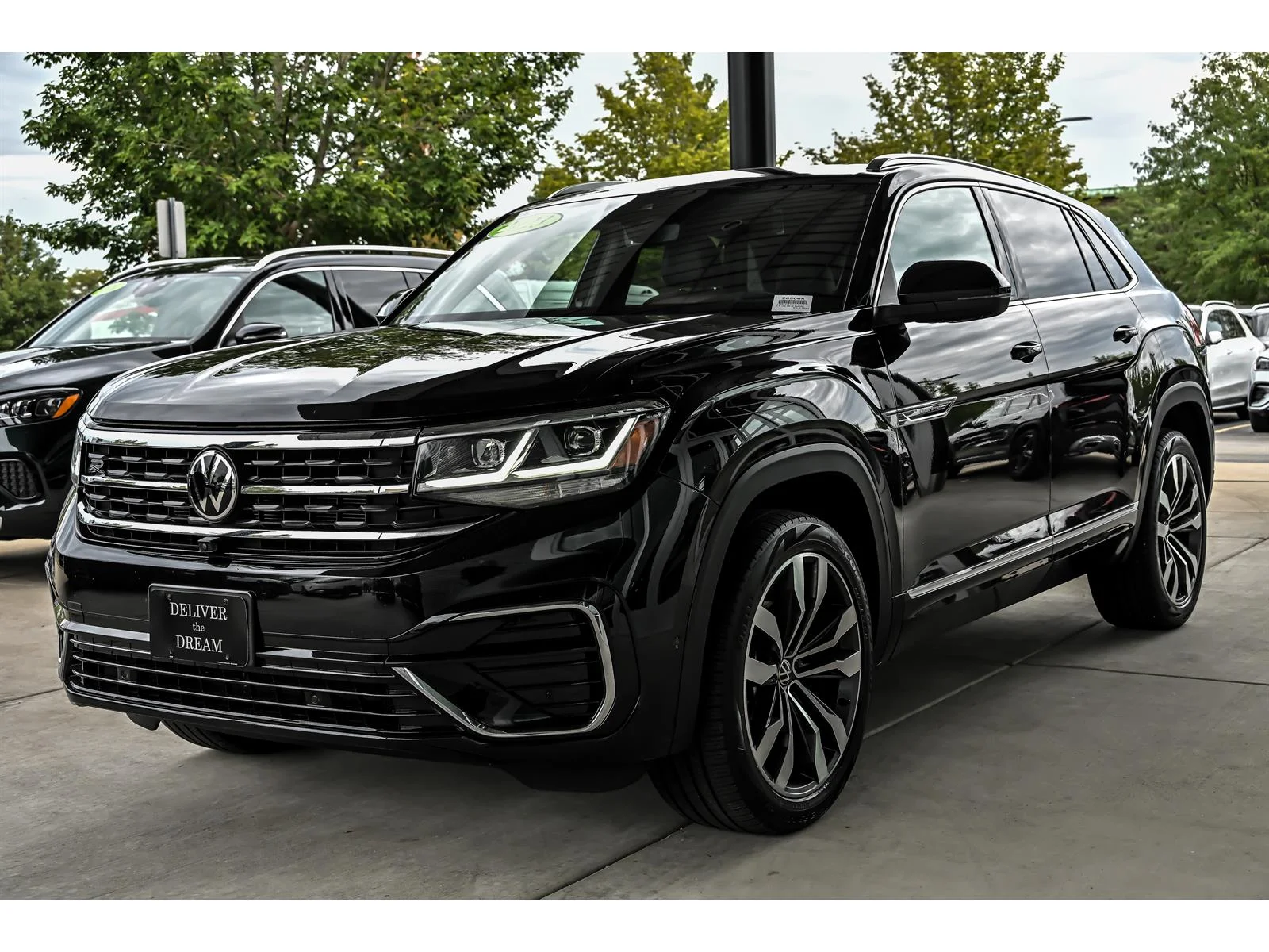 Used 2023 Black Volkswagen V6 SEL Premium R-Line 4Motion image 5