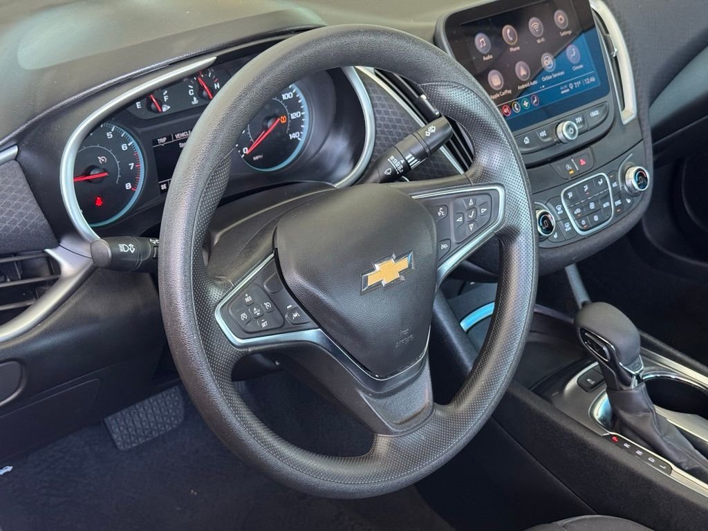 Used 2025 White Chevrolet LT image 17