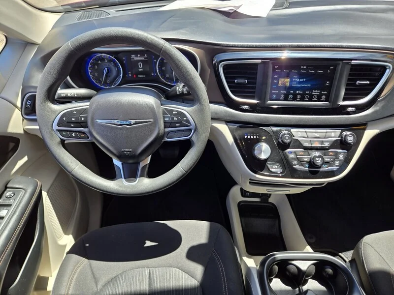Used 2018 Velvet Red Pearlcoat Chrysler Touring Plus image 9