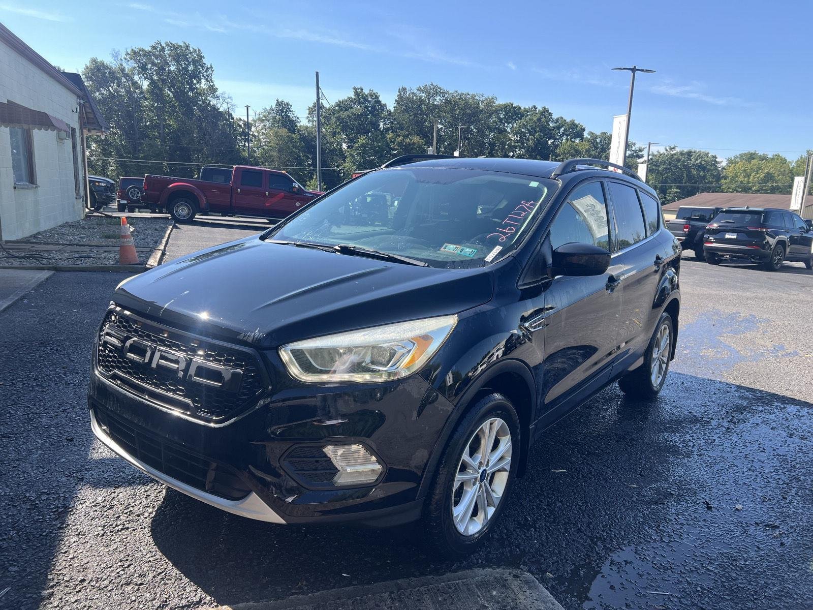Used 2017 Shadow Black Ford SE image 7