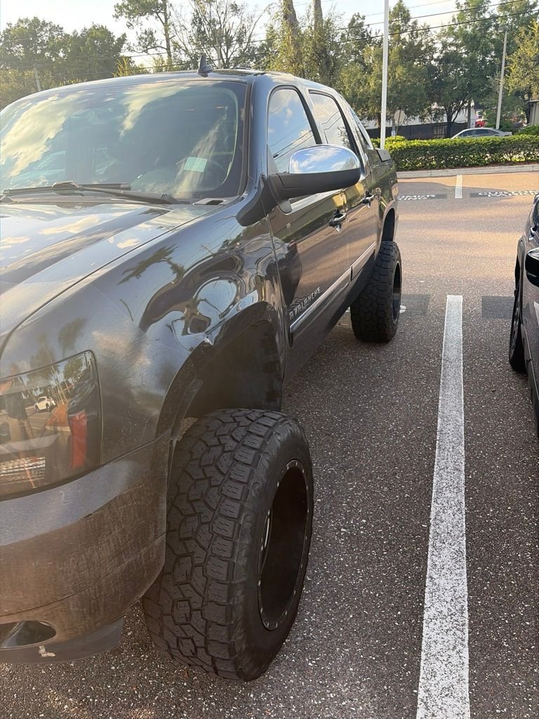 Used 2013 Black Chevrolet LTZ image 2