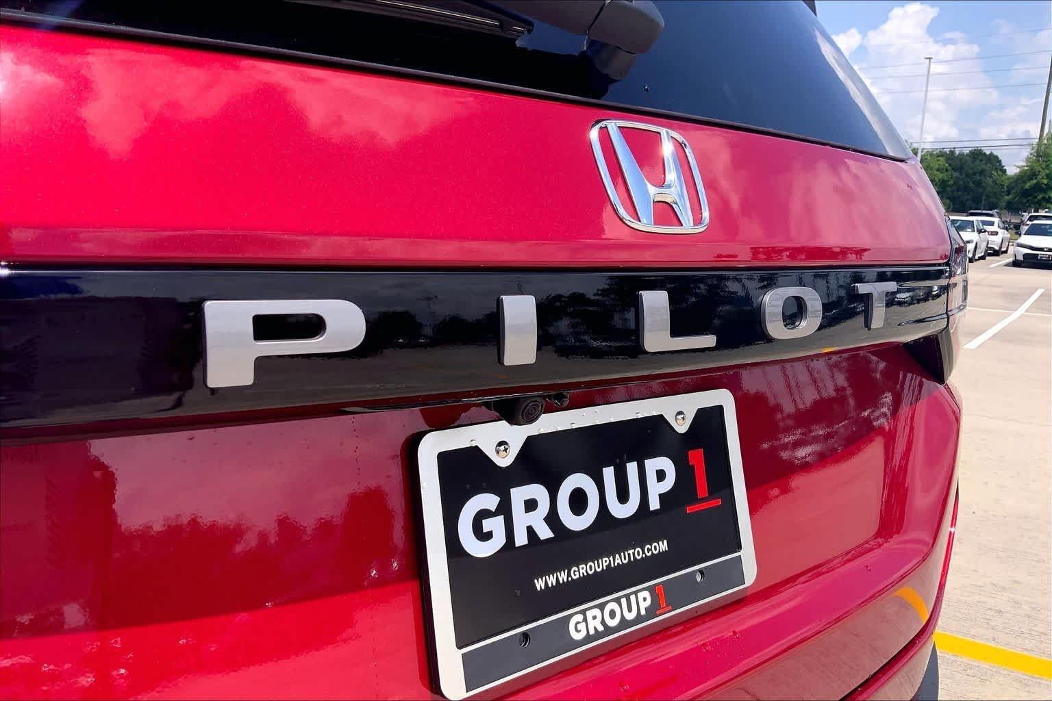 New 2026 Radiant Red Metallic II Honda 2WD EX-L image 15