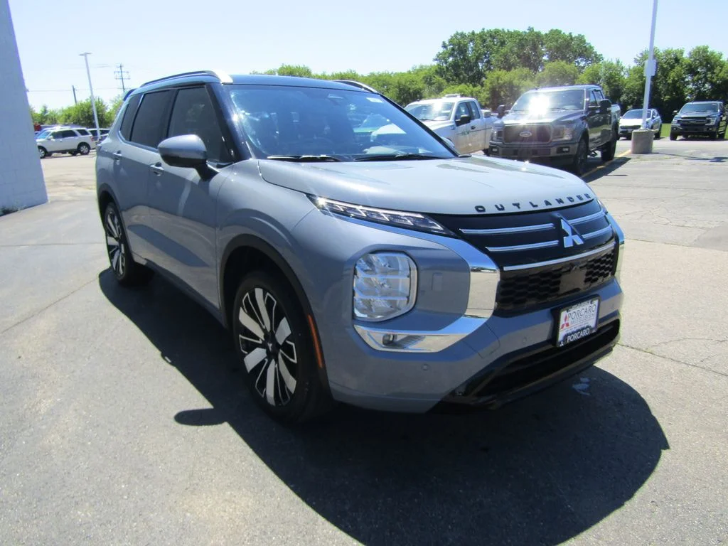 2025 Mitsubishi Outlander SEL - Photo 10