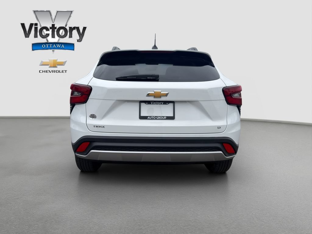 Used 2024 Summit White Chevrolet LT image 5