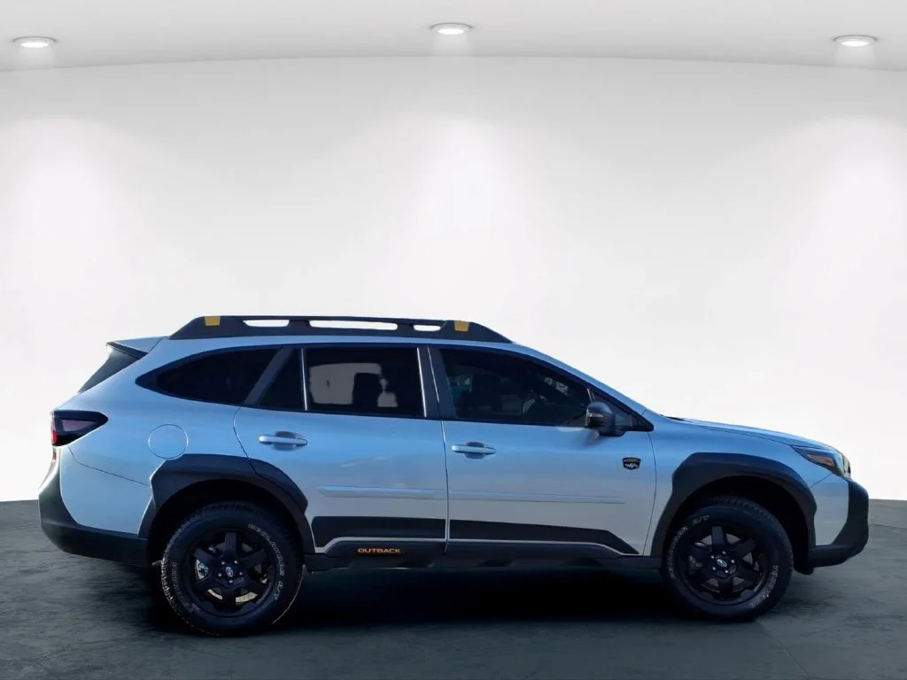 Used 2025 Silver Subaru Wilderness image 7