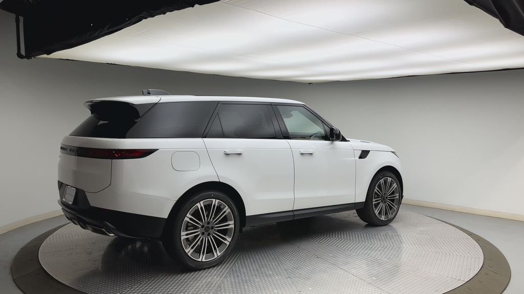 New 2026 Fuji White Land Rover SE image 2
