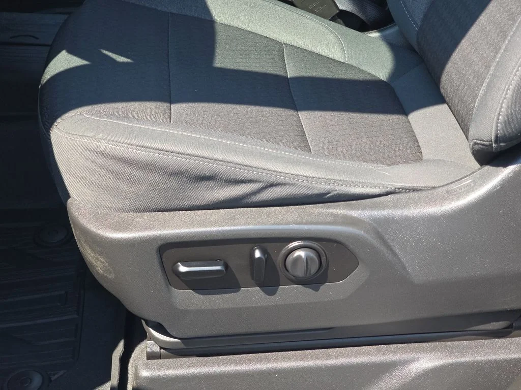 Used 2020 White GMC Elevation image 29