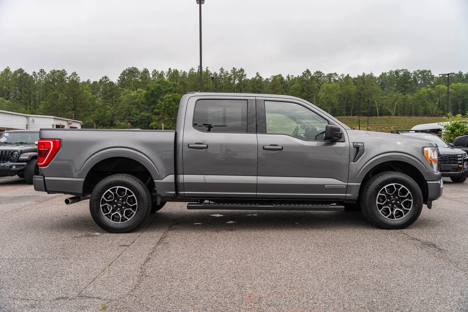 Used 2022  Ford XLT image 9