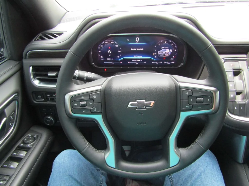 Used 2023 Black Chevrolet Z71 image 32