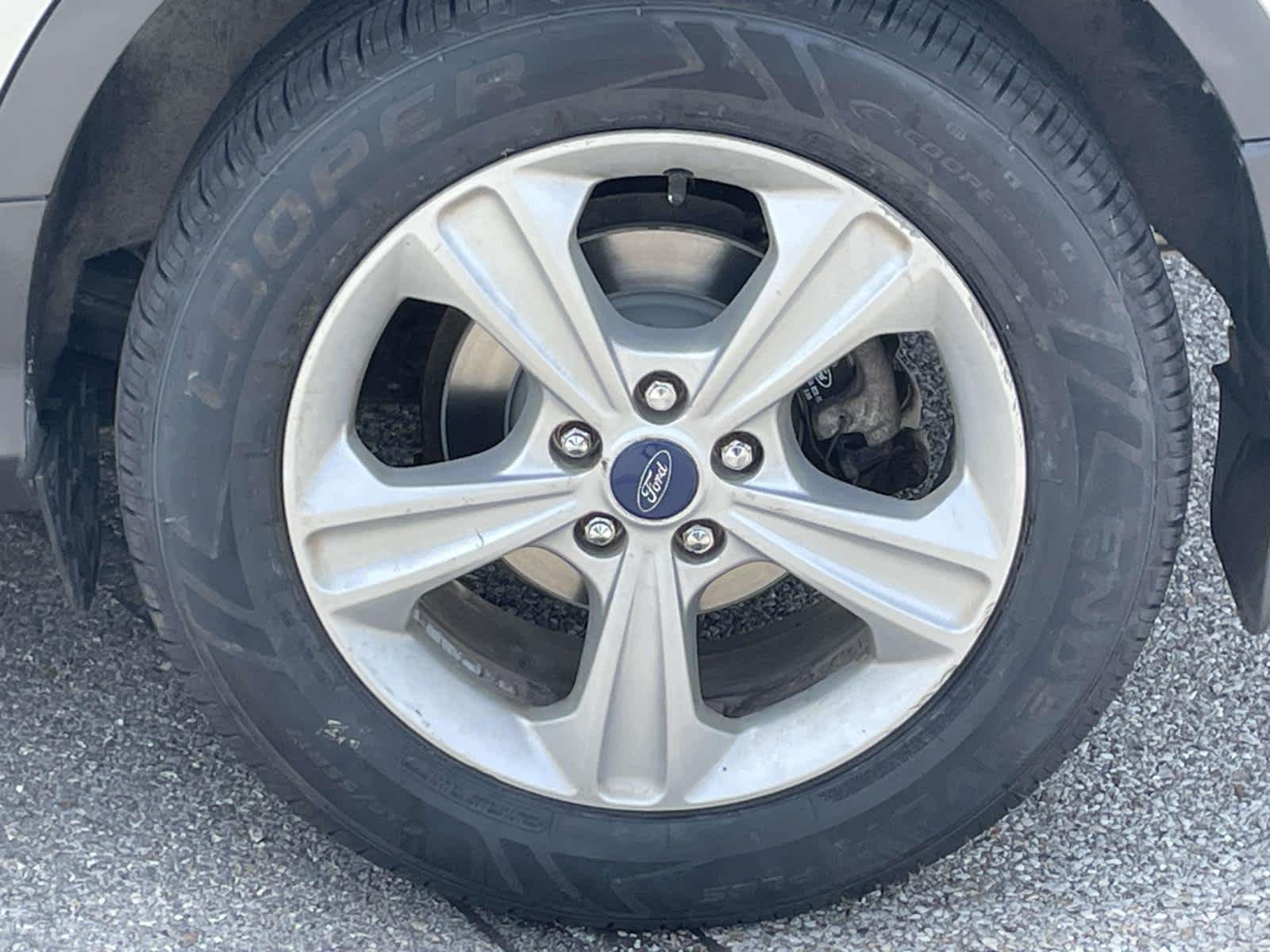 Used 2014 Ingot Silver Metallic Ford SE image 15