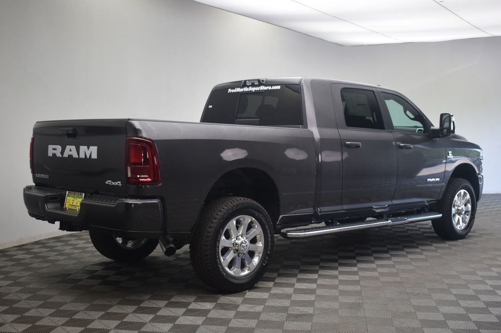 New 2026 Granite Crystal Metallic Clear-Coat Exterior Paint RAM Laramie image 6