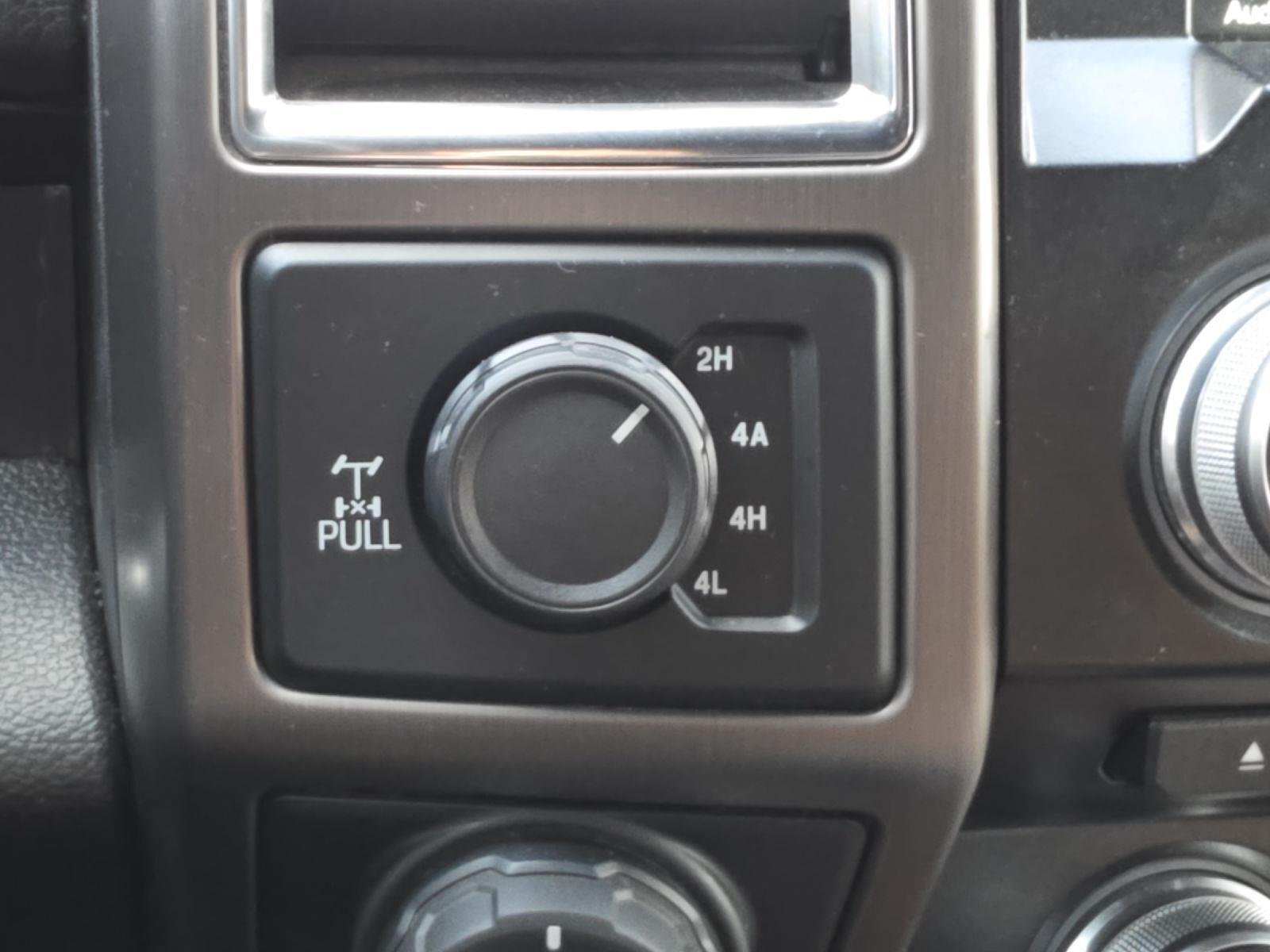 Used 2016 White Platinum Metallic Tri-Coat Ford Limited image 57