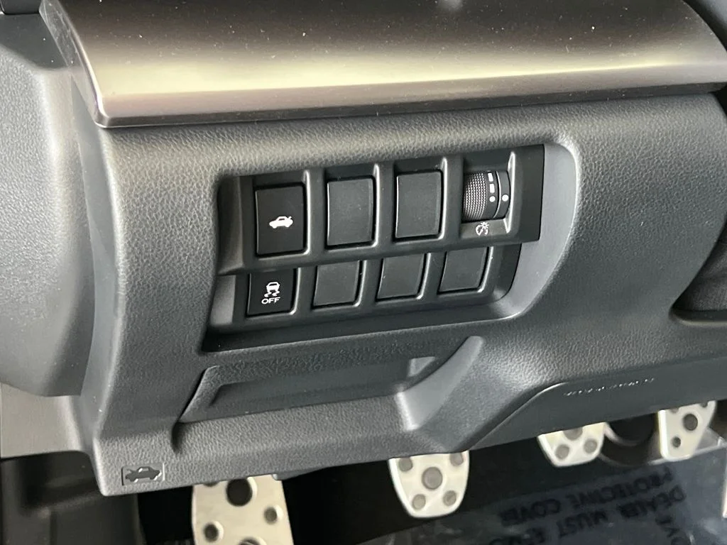 New 2026 ICE SILVER METALLIC Subaru Base image 28