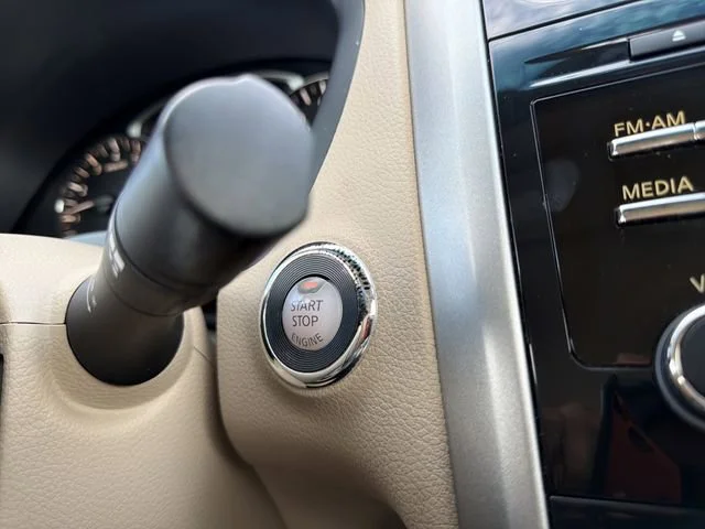 Used 2015  Nissan 2.5 SV image 25