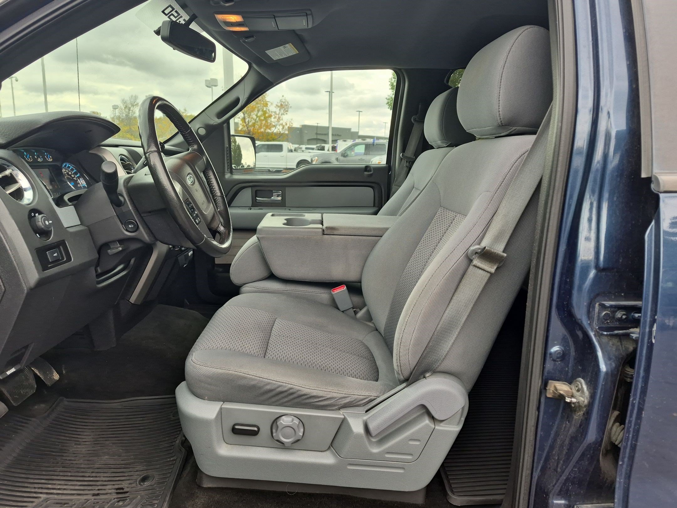 Used 2013 Blue Ford XLT image 15