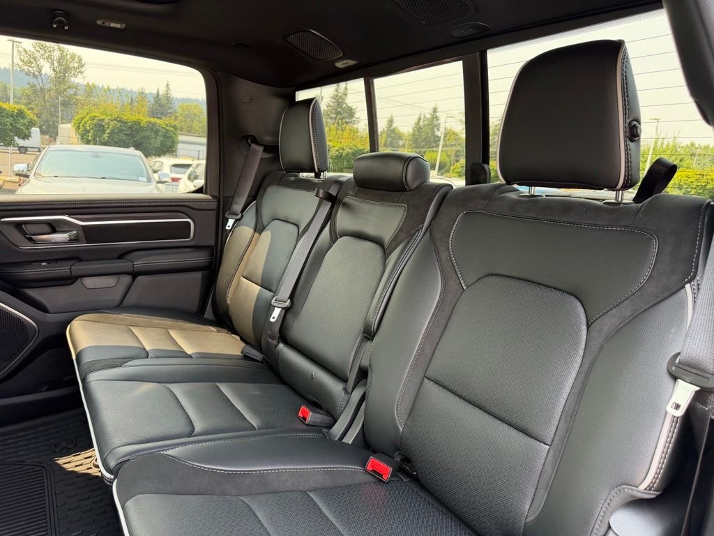 New 2026 Granite Crystal Metallic Clear-Coat Exterior Paint RAM Laramie image 31