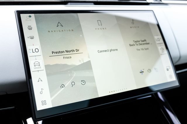 New 2026 White Land Rover Dynamic SE image 36