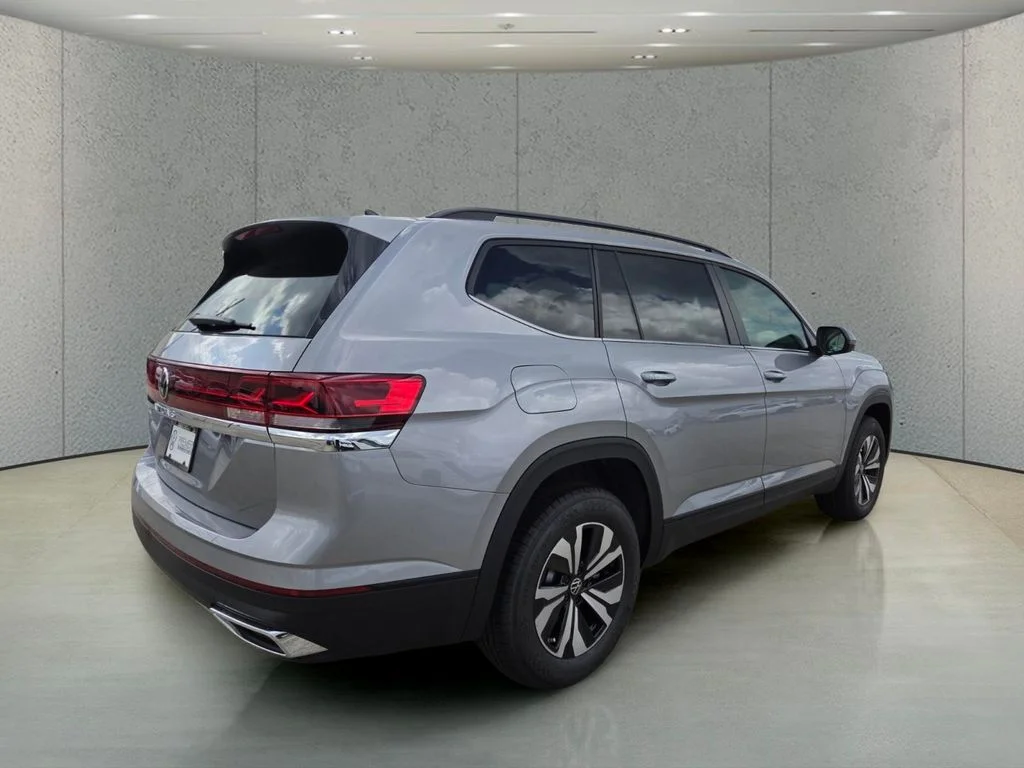 New 2026 Silver Volkswagen 2.0T SE image 5