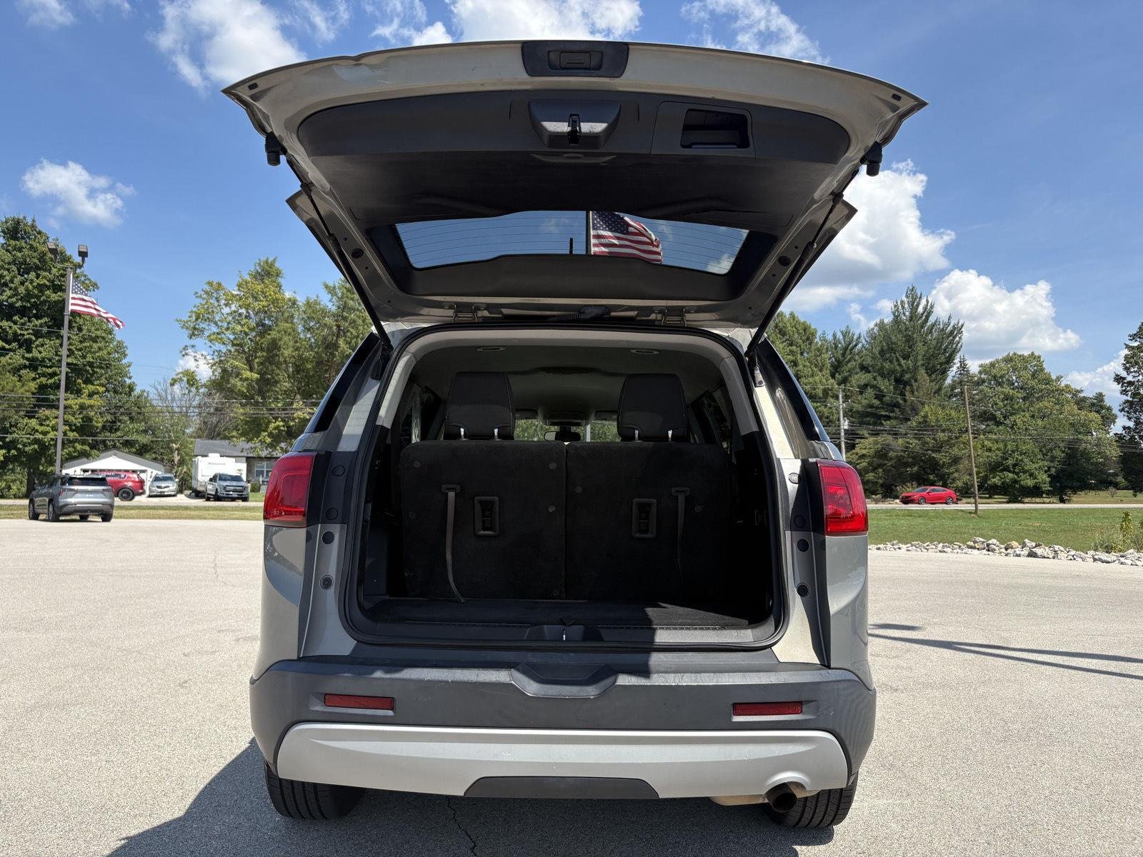 Used 2019 Pepperdust Metallic GMC SLE image 13