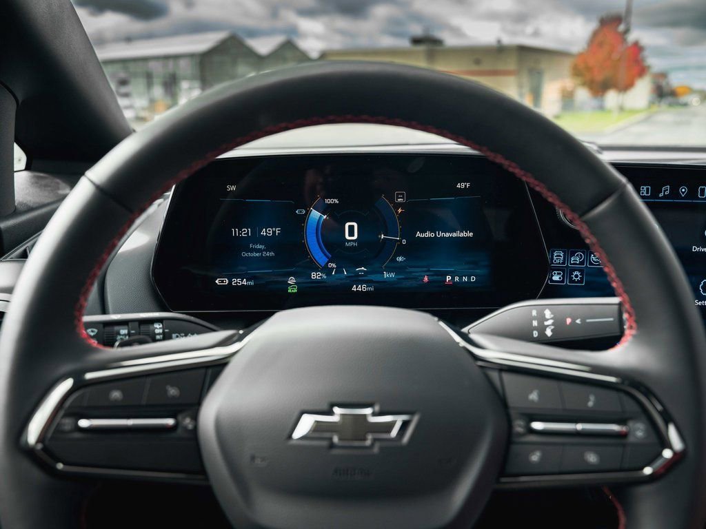 2025 Chevrolet Equinox EV RS - Photo 38