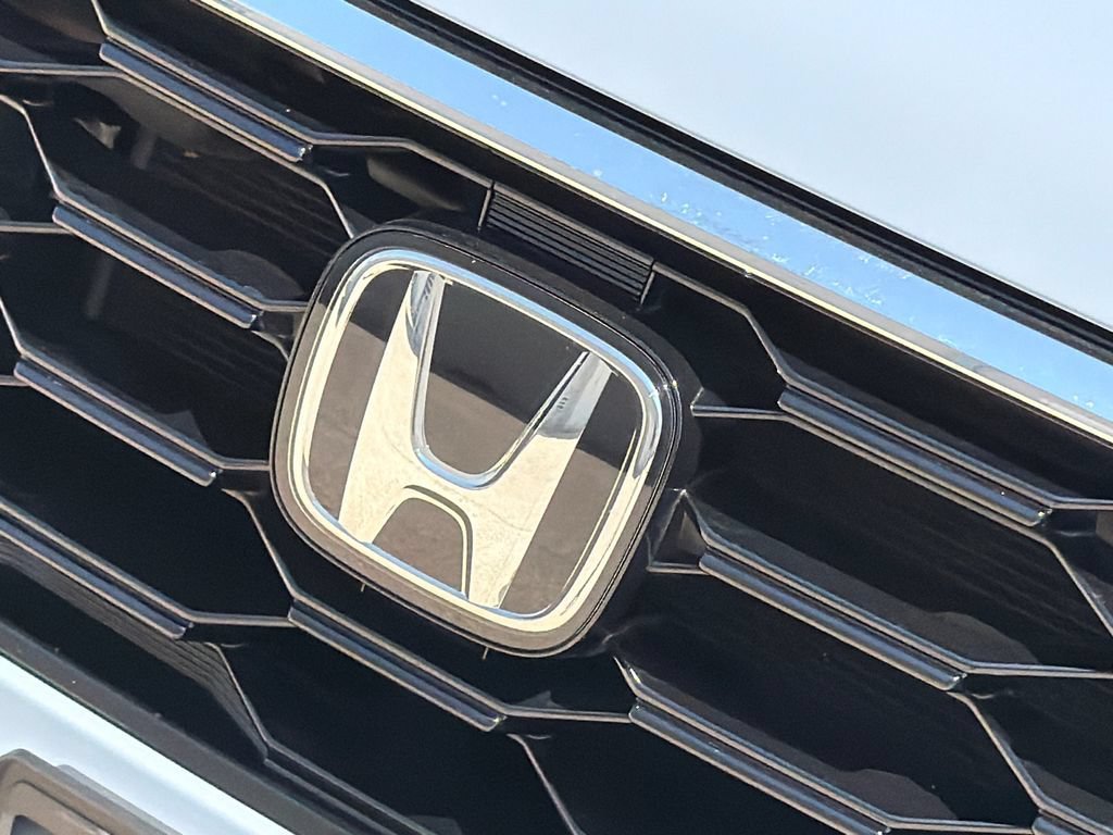 Certified Used 2025 Sonic Gray Pearl Honda Touring image 16