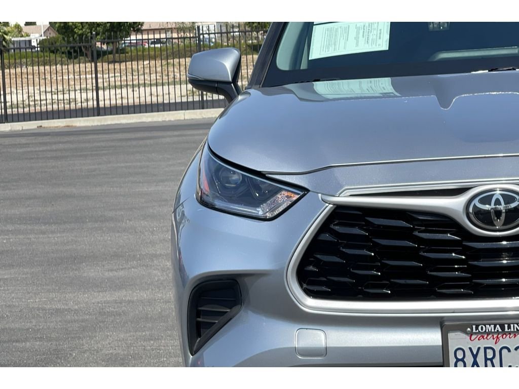 Used 2021 Celestial Silver Metallic Toyota L image 44