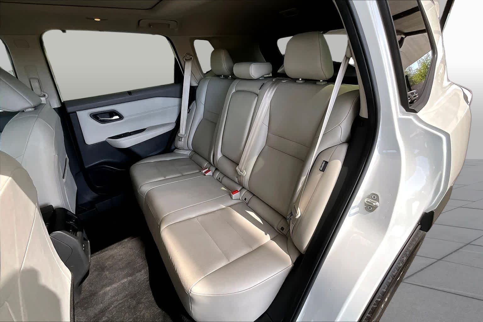 Certified Used 2023 Pearl White Tricoat Nissan SV image 20