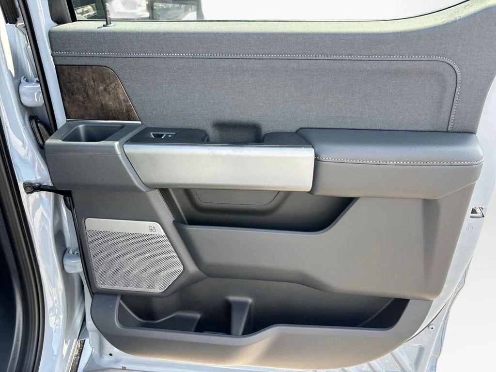 New 2026 Glacier Gray Metallic Tri-Coat Ford F-250® Lariat® image 17