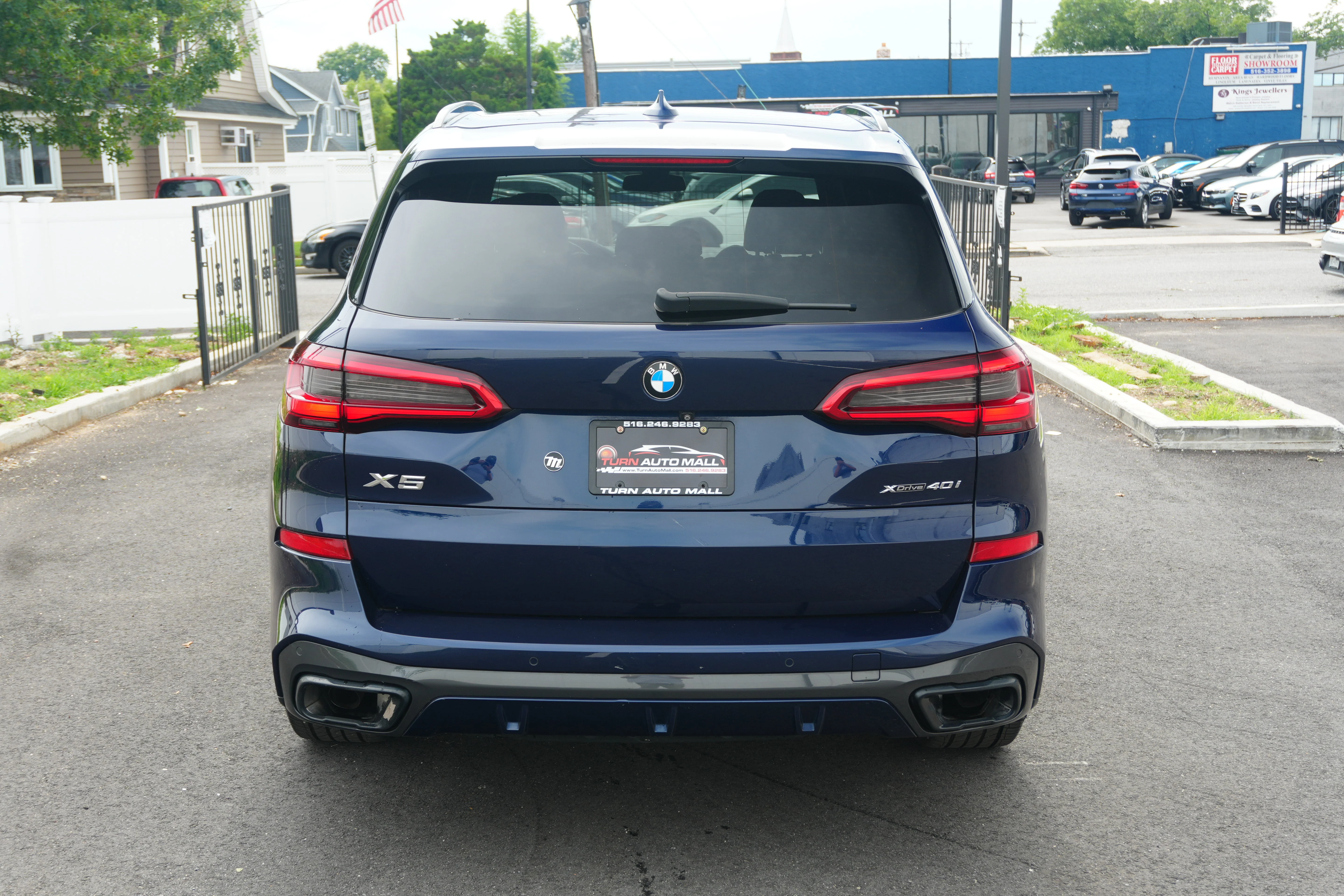 Used 2019 Tanzanite Blue II Metallic BMW xDrive40i image 6