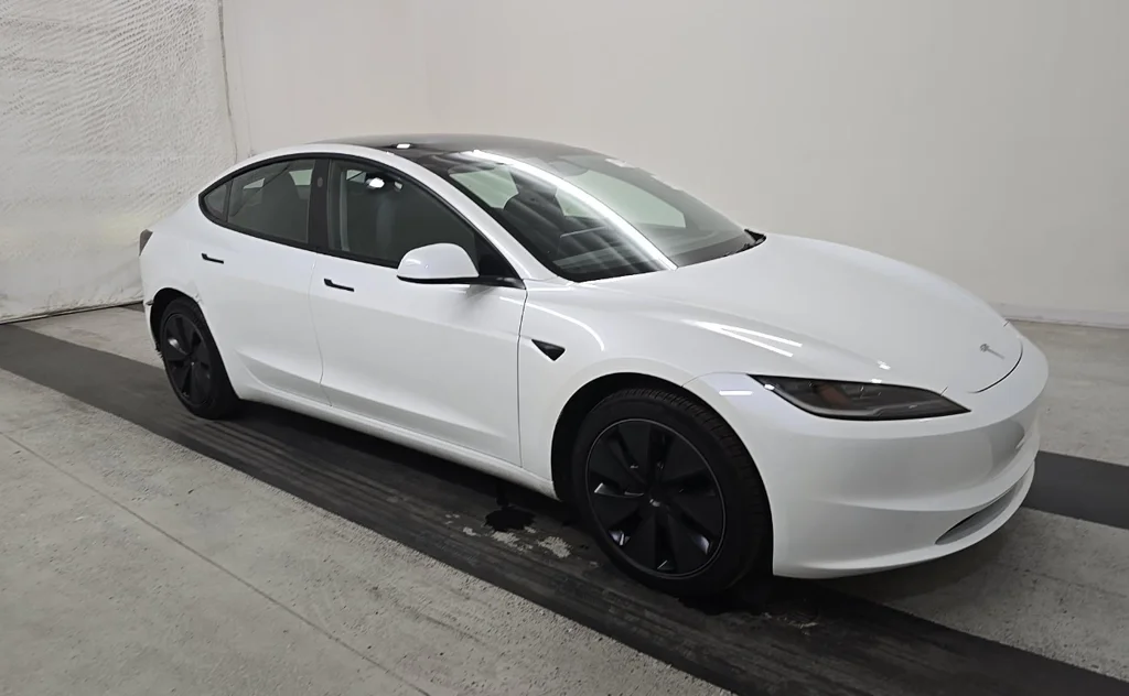 Used 2025 White Tesla Long Range image 3