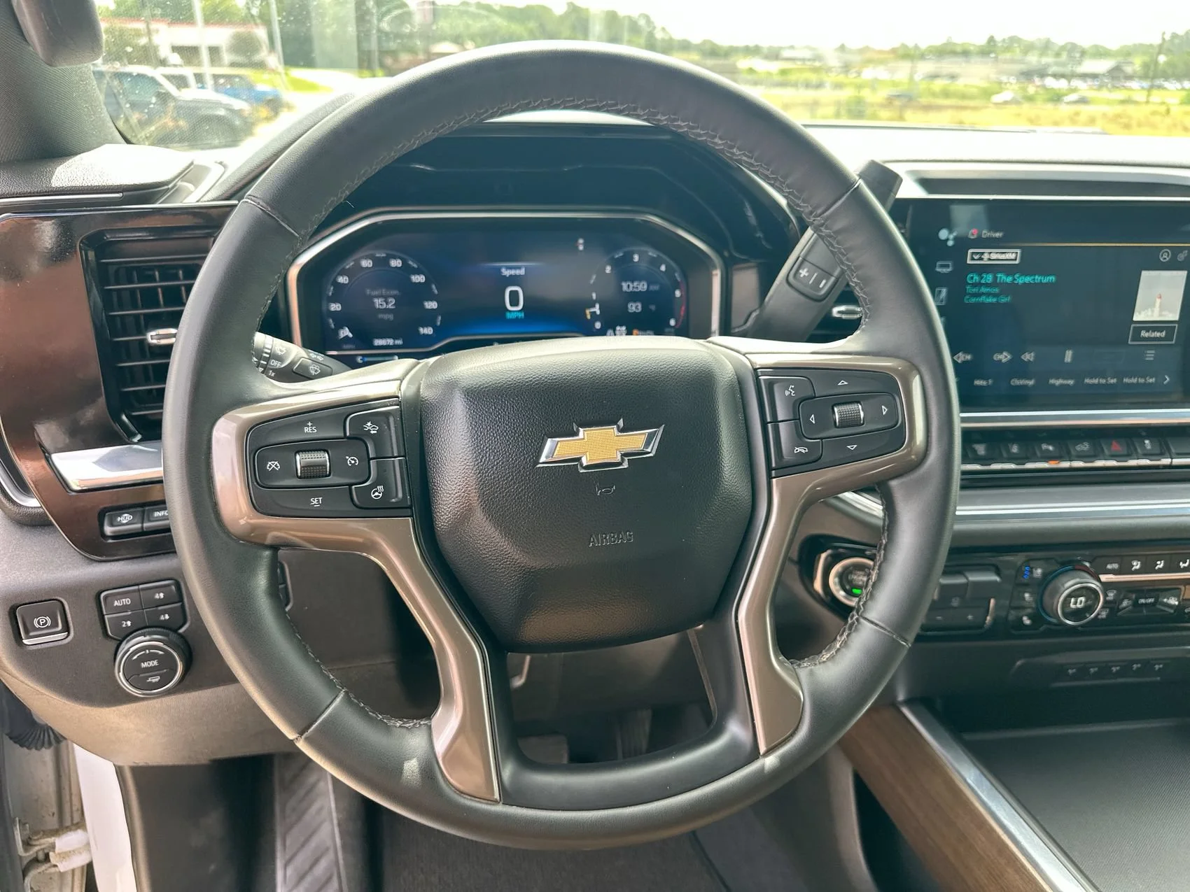 Used 2024 Pearl Chevrolet High Country image 14