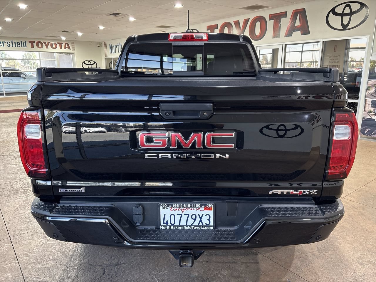 Used 2023 Onyx Black GMC 4WD AT4X image 9