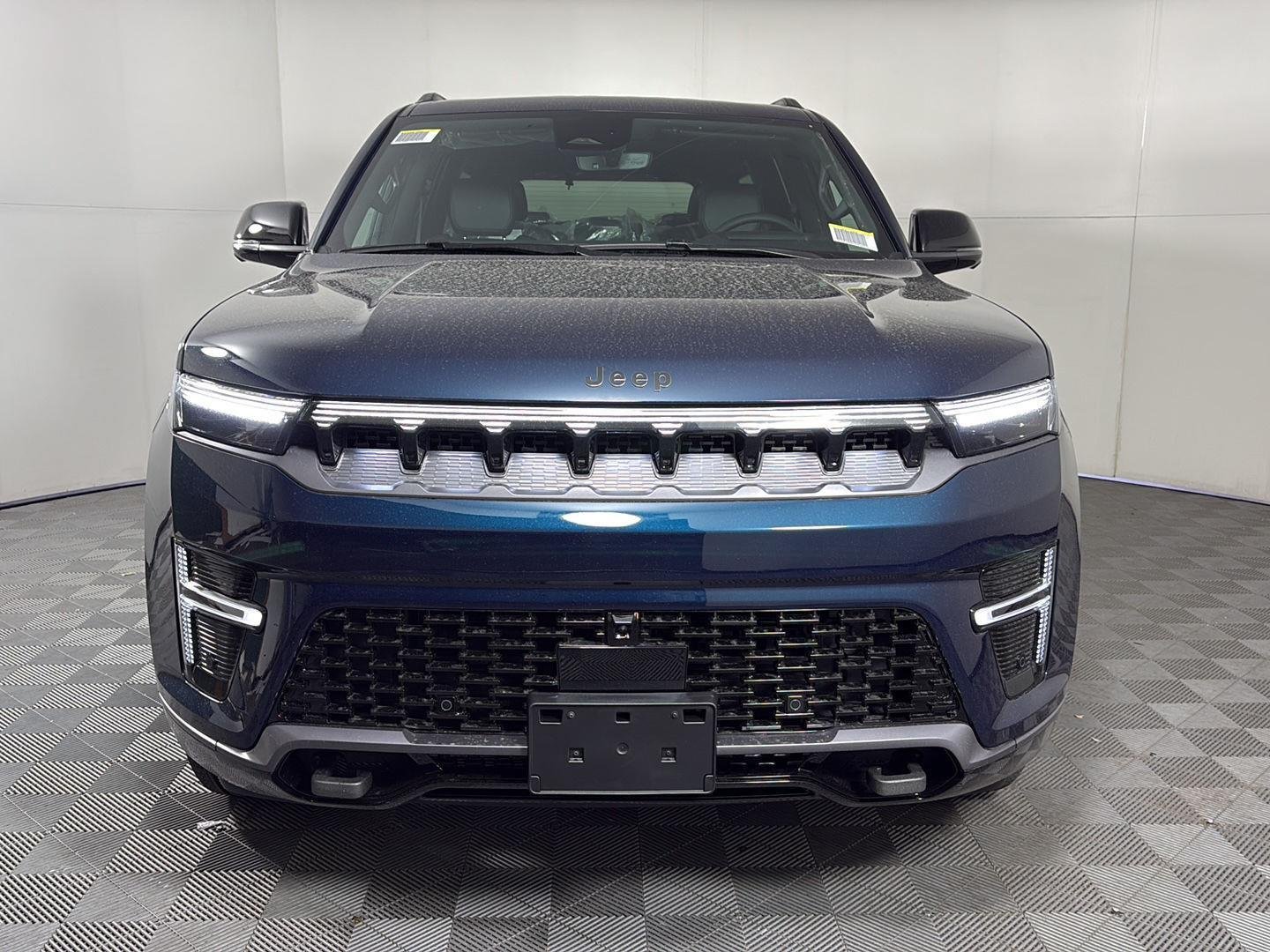 New 2026 Fathom Blue Pearl-Coat Exterior Paint (Late Availability) Jeep Limited Reserve image 3