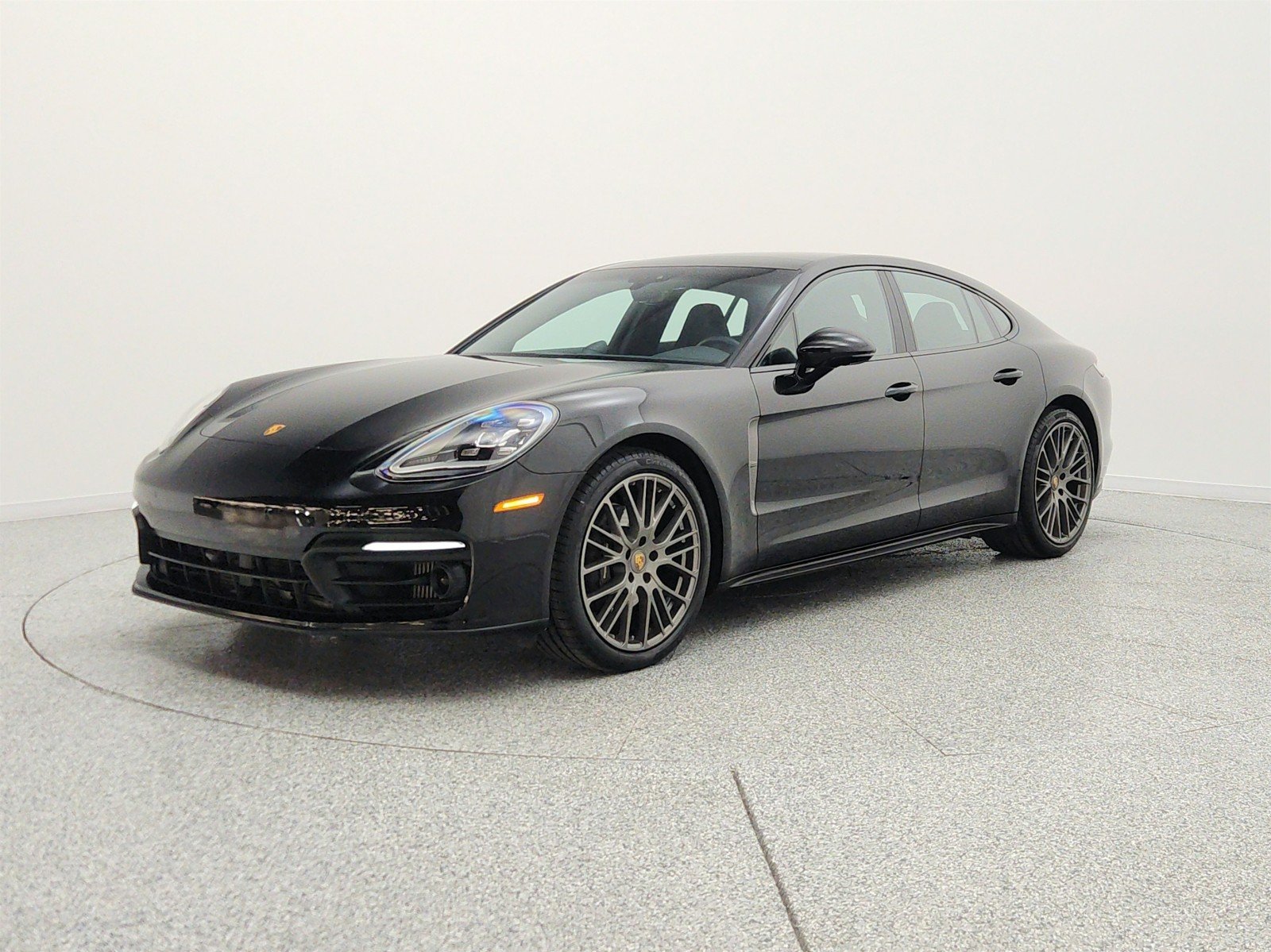2023 Porsche Panamera 4 Platinum Edition's photo
