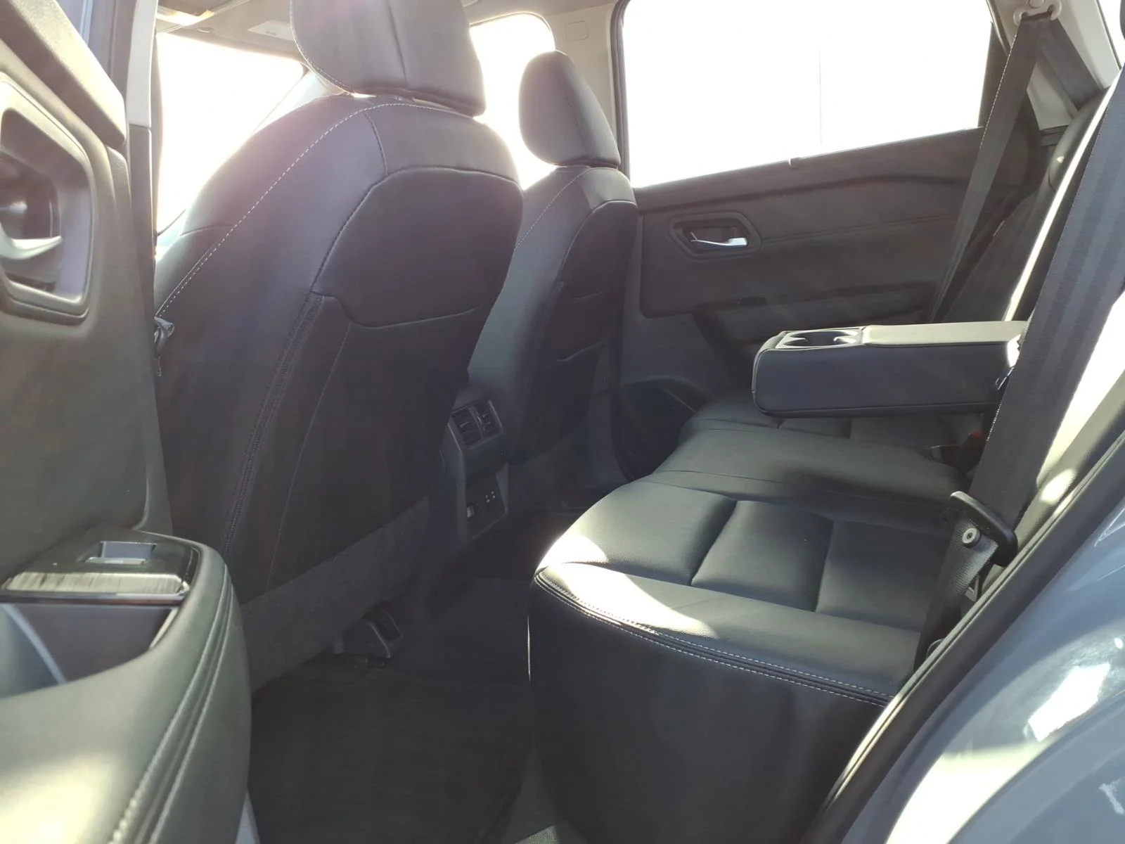 Used 2024 Boulder Gray Pearl Nissan SL image 5