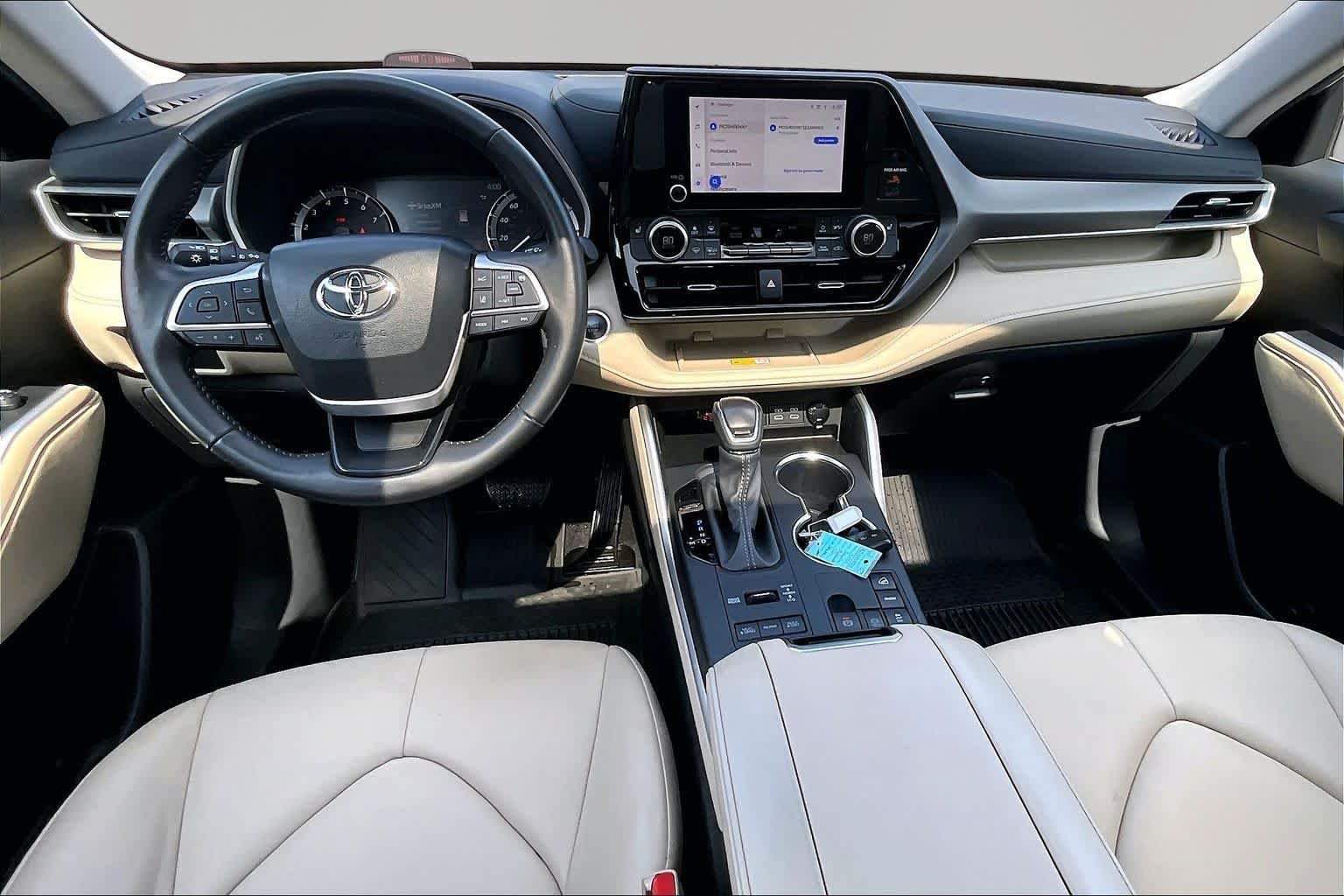Used 2024 Wind Chill Pearl Toyota XLE image 16