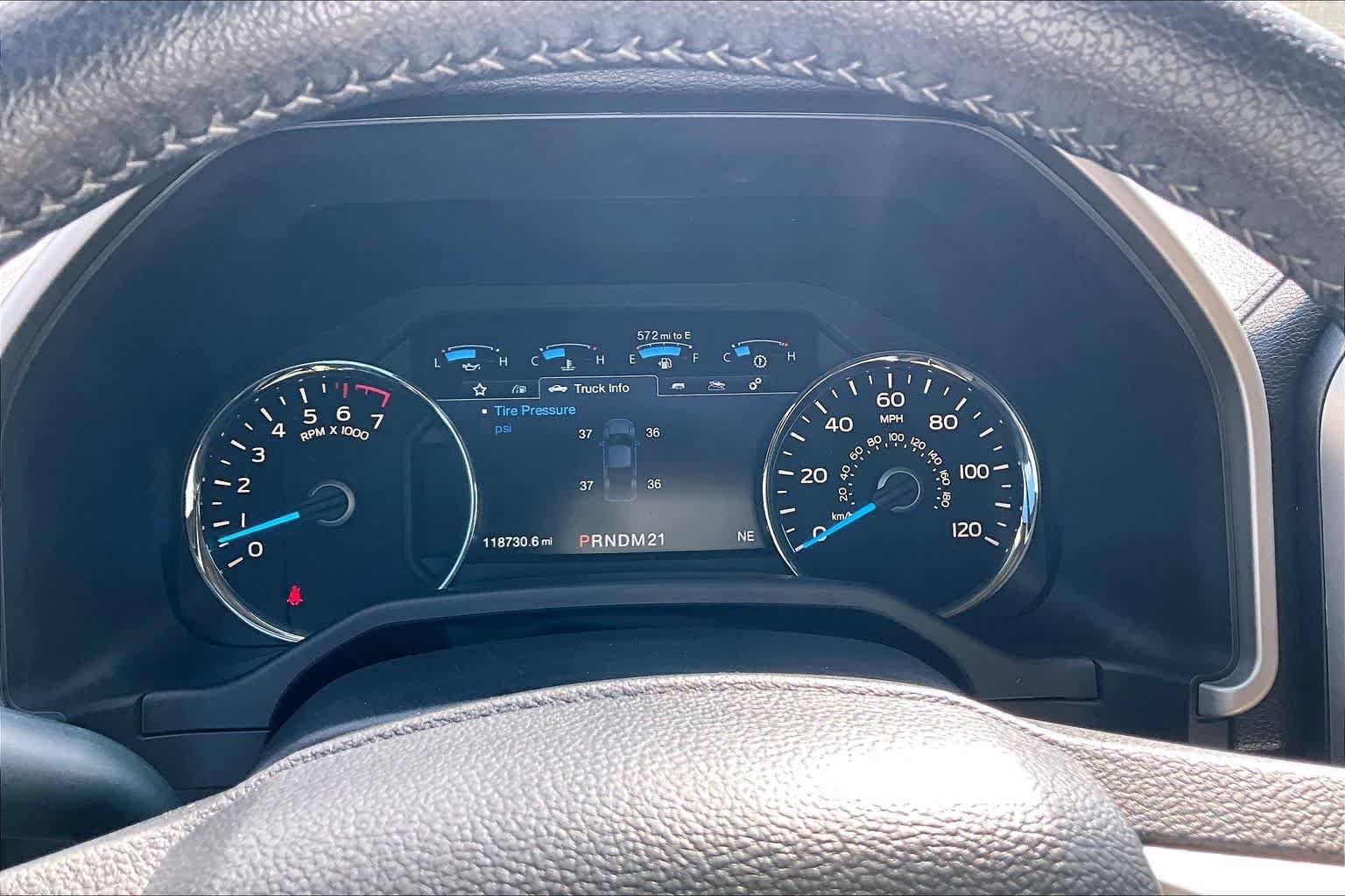 Used 2015 Oxford White Ford Lariat image 25