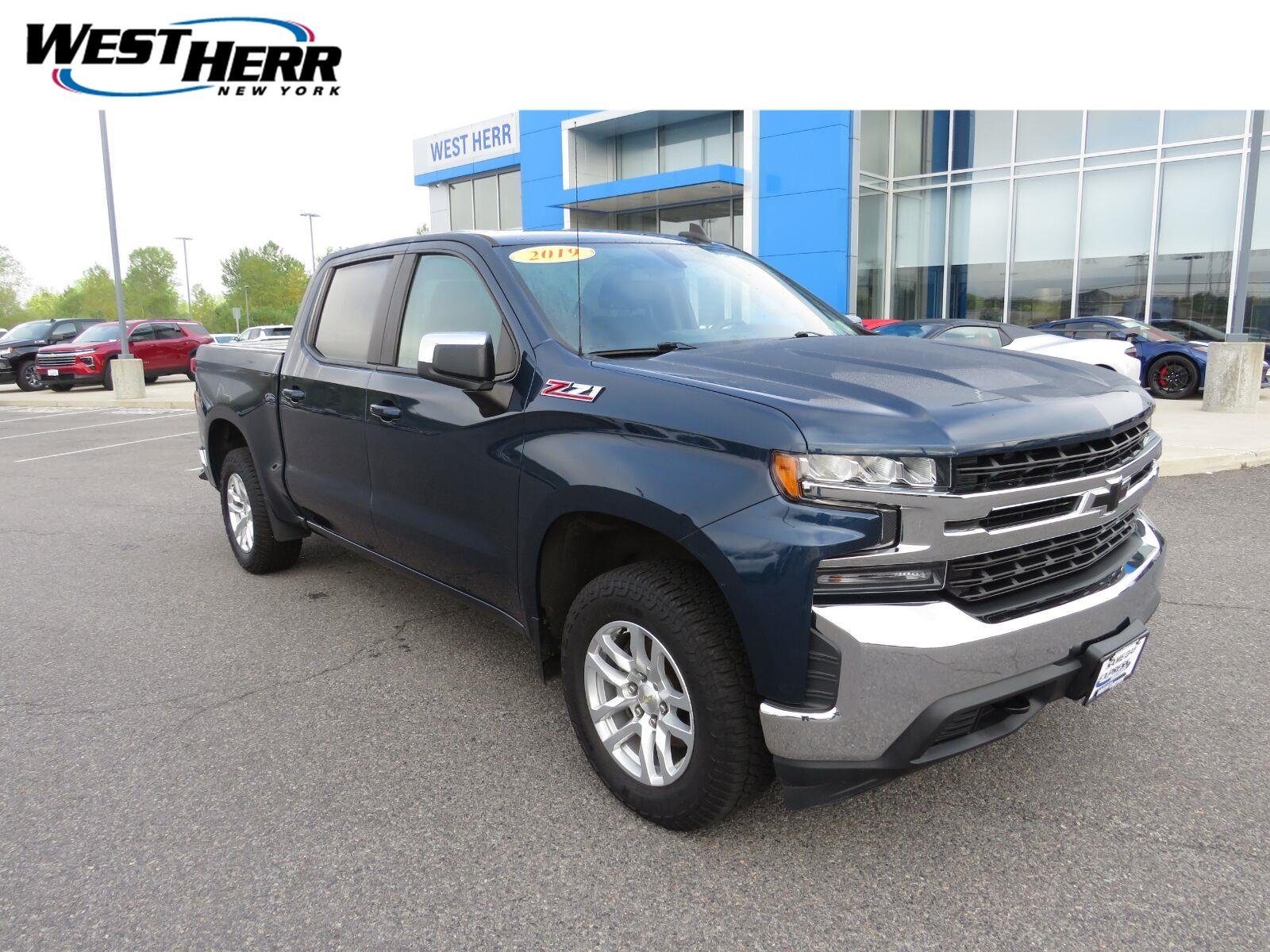 Used 2019  CHEVROLET TRUCK  image 1