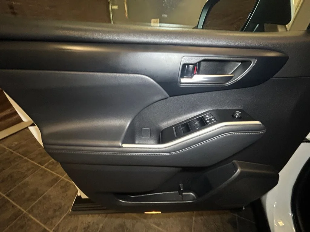Used 2026 Pearl Toyota XLE image 26