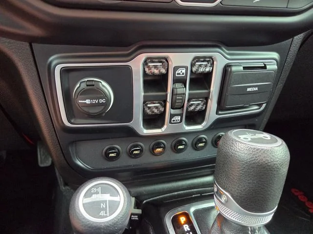 Certified Used 2019 Silver Jeep Unlimited Sahara image 26