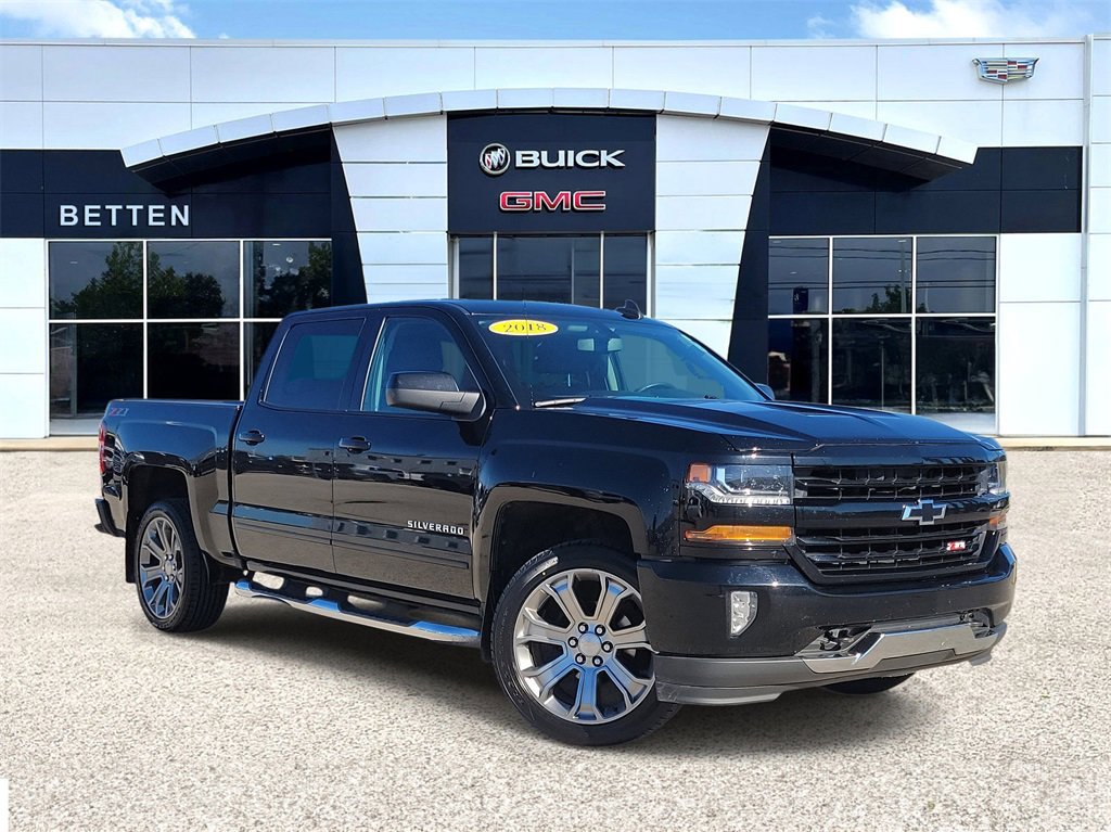 2018 Chevrolet Silverado 1500 LT photo 2