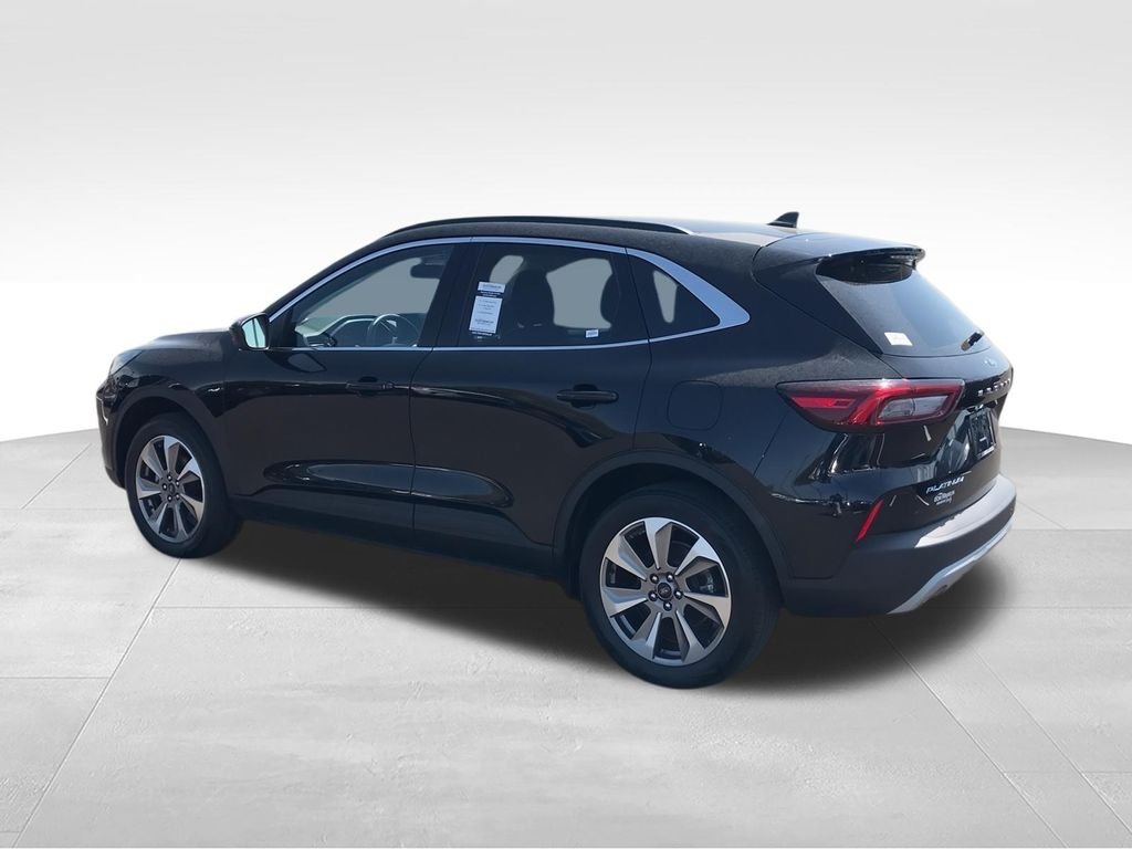 Used 2025  Ford Platinum image 6