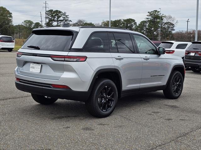 New 2025 Silver Zynith Exterior Paint Jeep Altitude X image 7